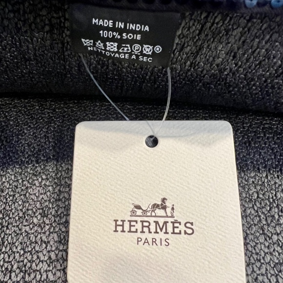 Hermes Shawl/Fabric Art - Picture 7 of 9